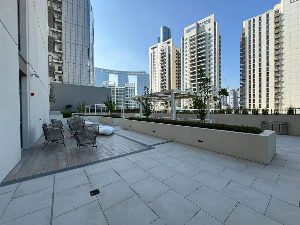 Lovely 2-Br At Reflection Tower Apartment Abu Dhabi