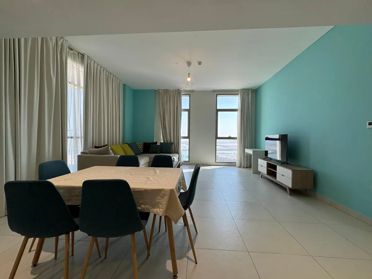 Lovely 2-Br At Reflection Tower Apartment Abu Dhabi 0*,