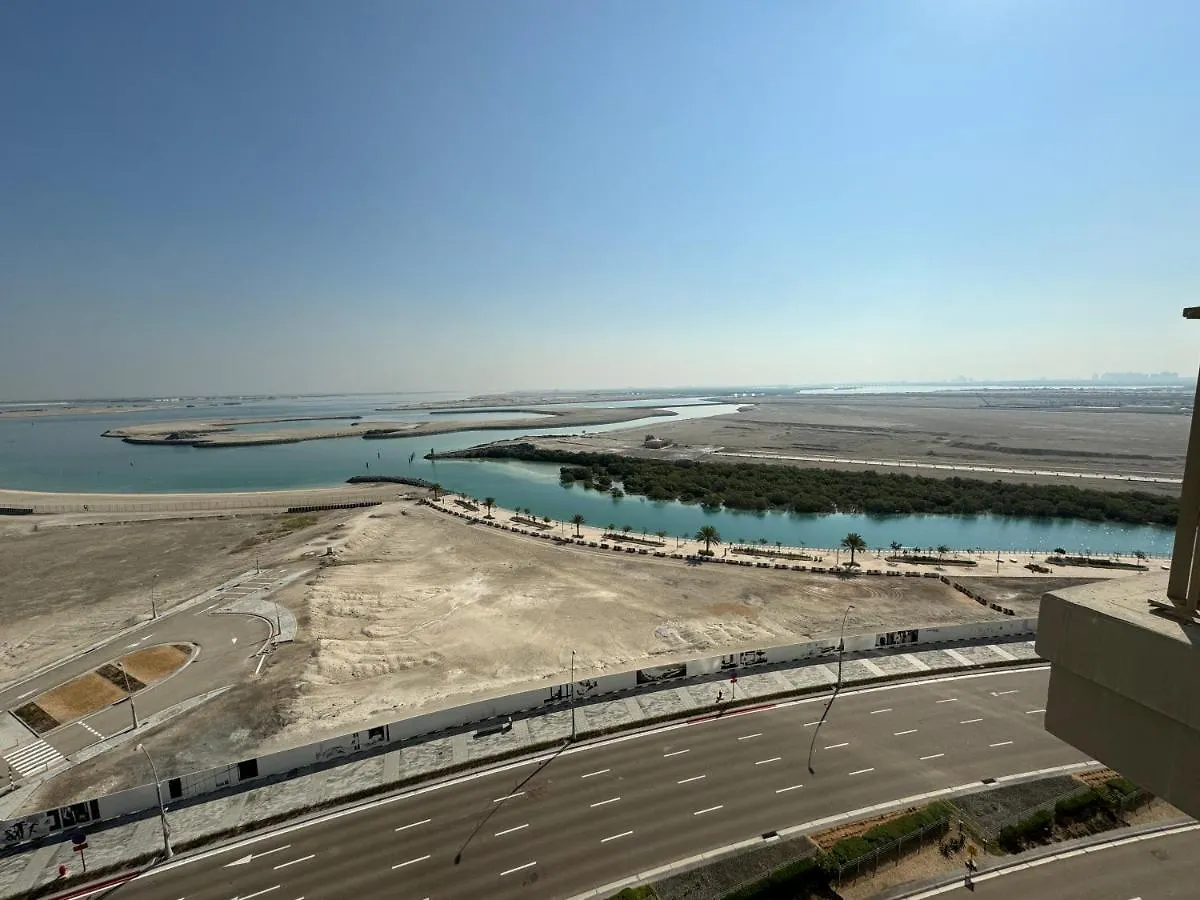 Lovely 2-Br At Reflection Tower Apartment Abu Dhabi