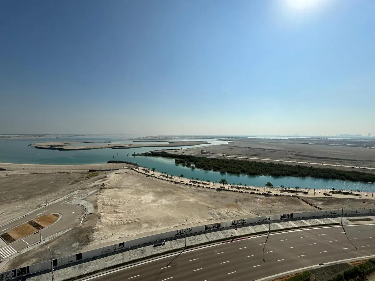 Lovely 2-Br At Reflection Tower Apartment Abu Dhabi
